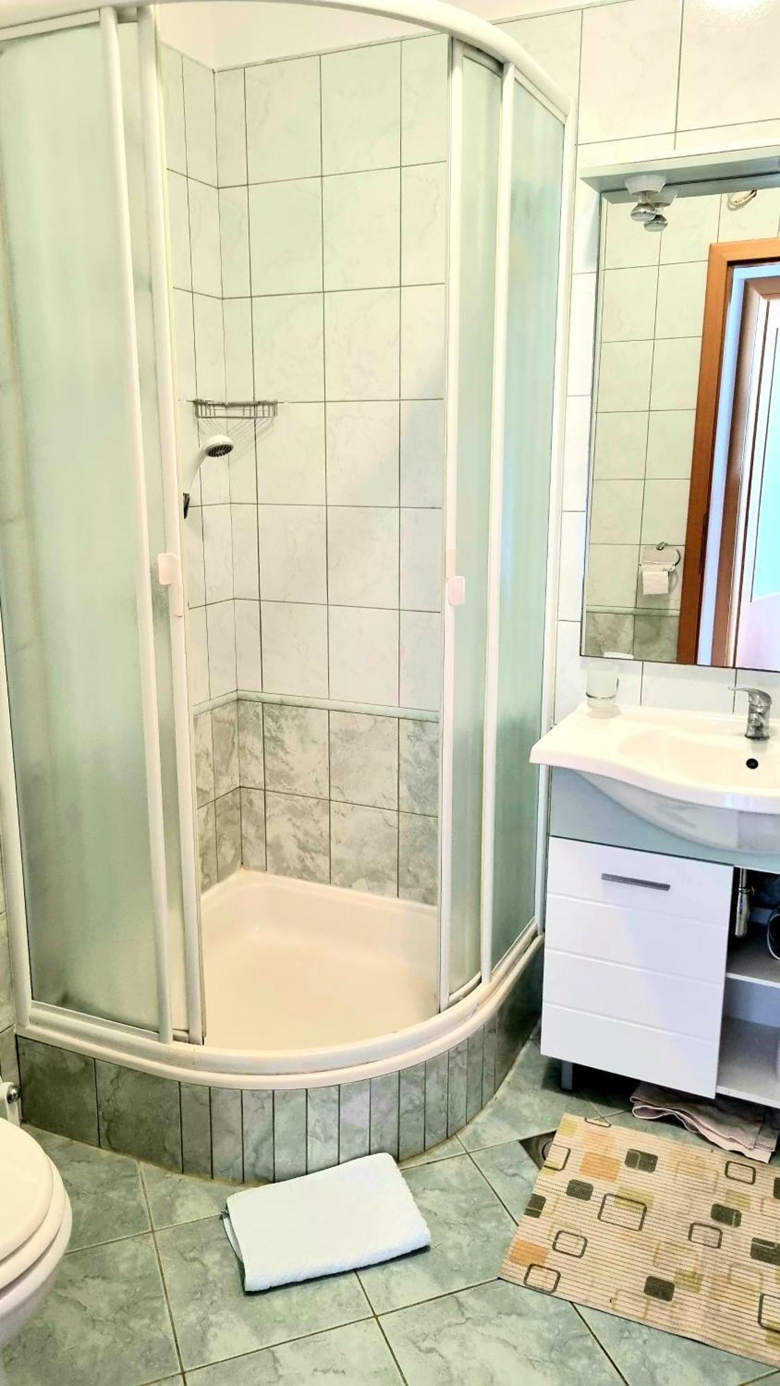 Tiha Sea Apartman *