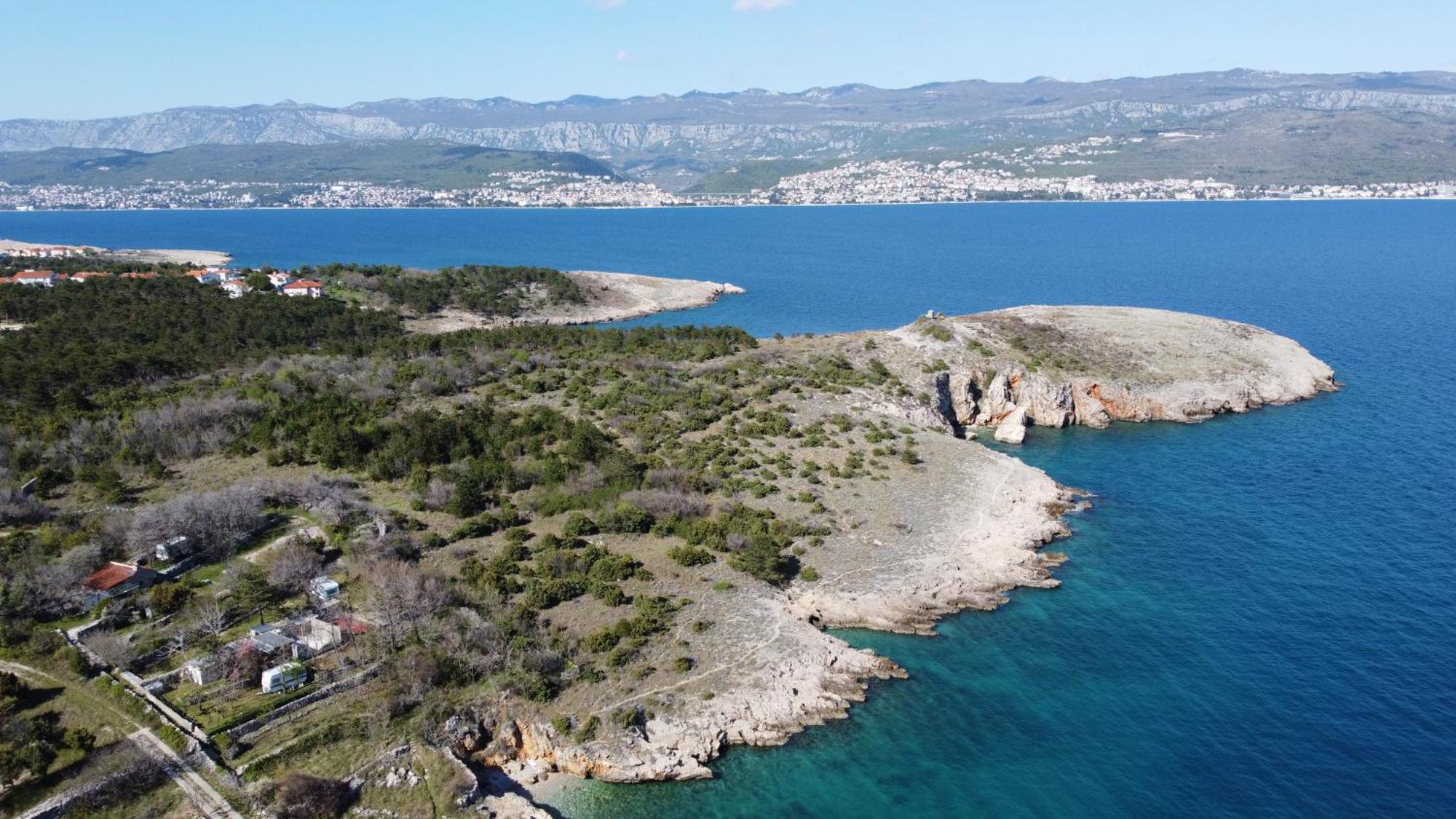 Tiha Sea *