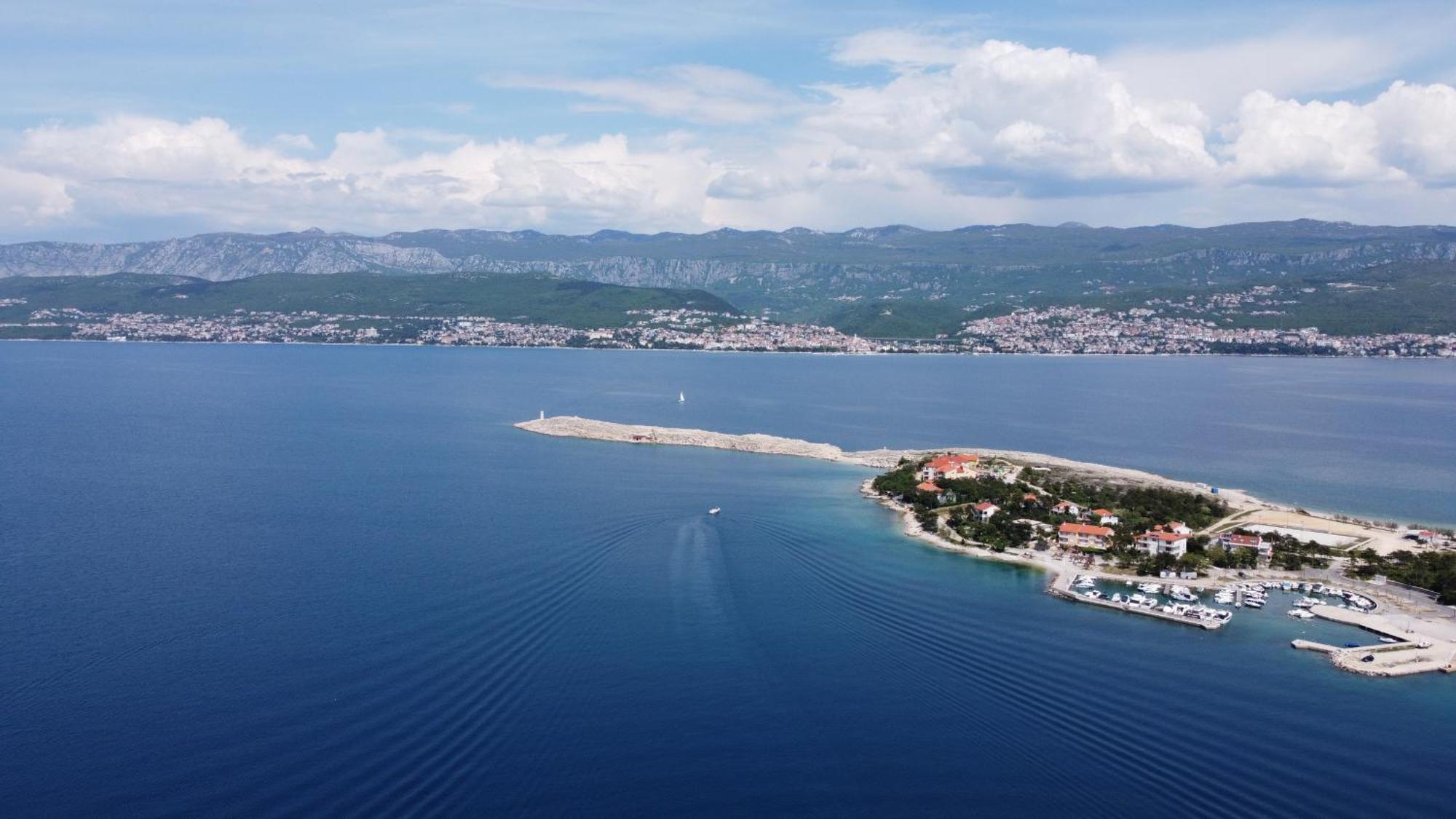 Tiha Sea